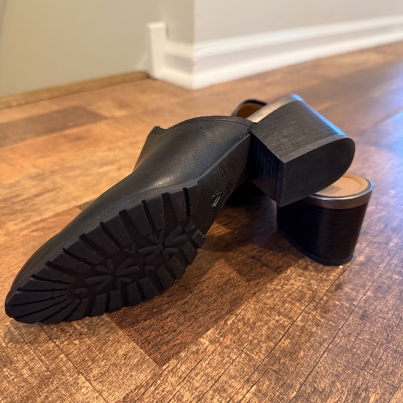 Vionic Claremont Block Heel Mule -Size 7 -Black - Picture 7 of 7